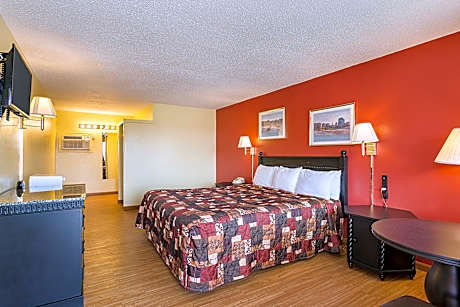 1 King Bed, Nonsmoking