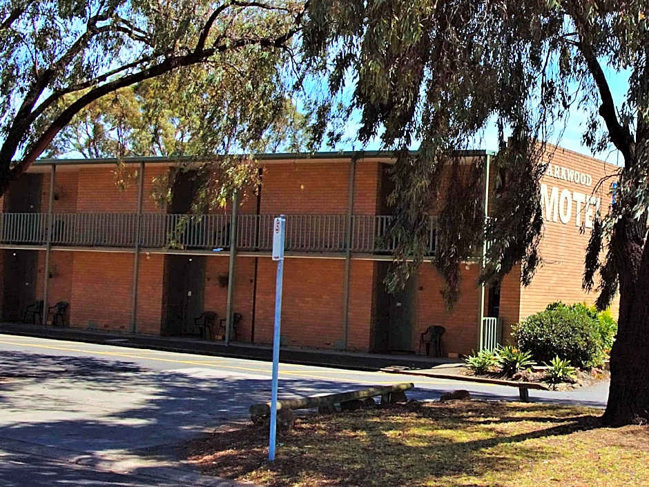 Parkwood Motel & Apartments