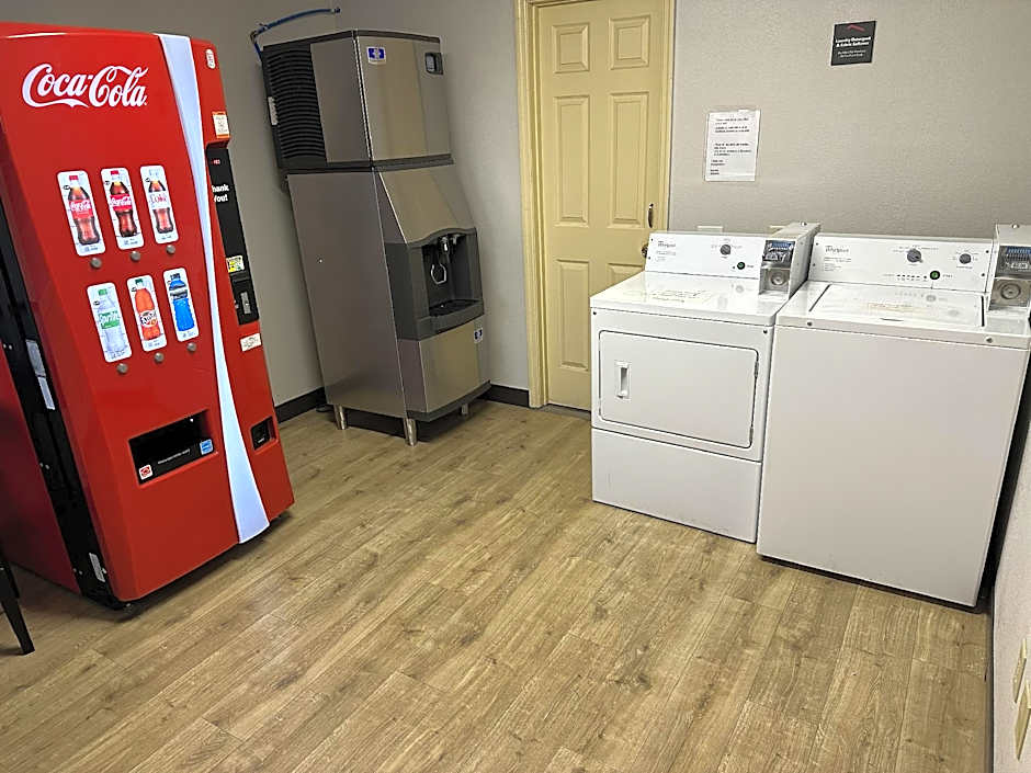 Red Roof Inn & Suites Marysville