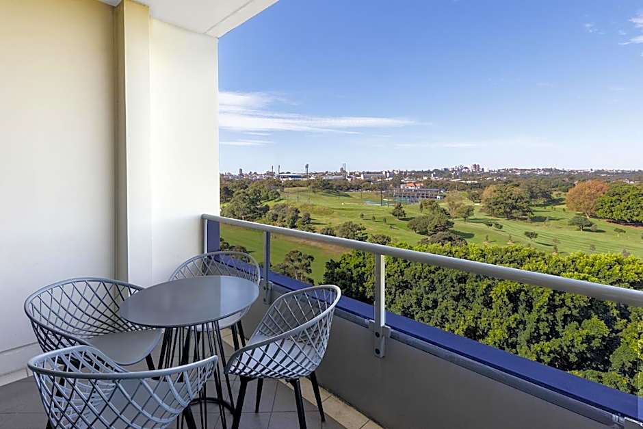 Meriton Suites Waterloo