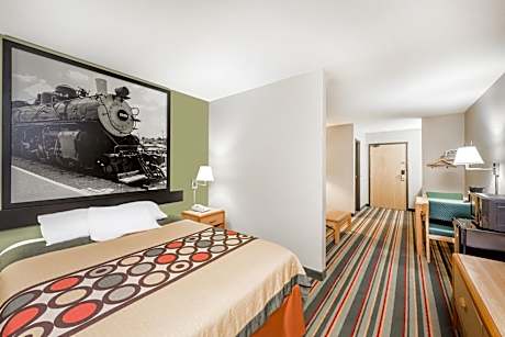 Queen Suite - Non-Smoking