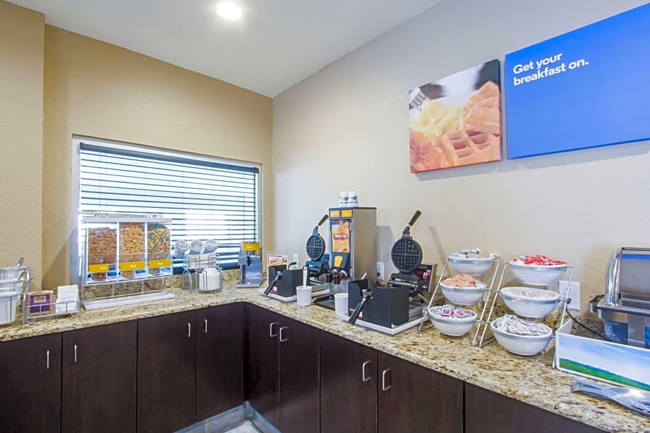 Comfort Inn & Suites Bellevue - Omaha Offutt AFB