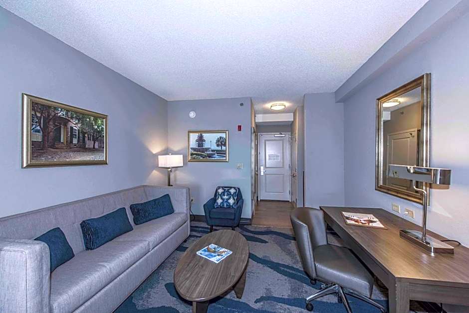 DoubleTree by Hilton North Charleston - Convention Center