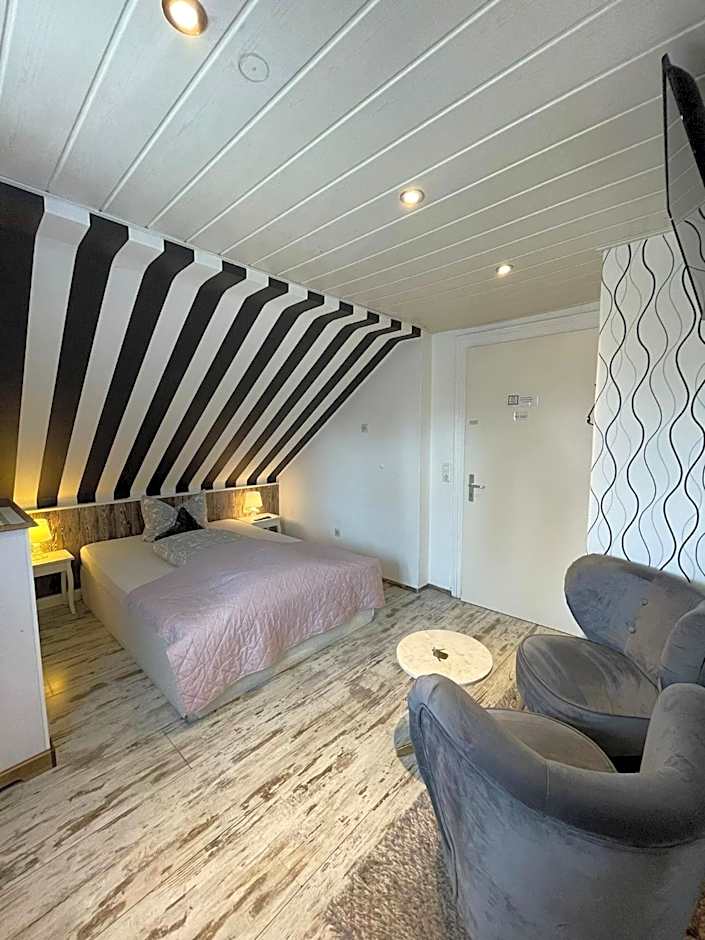 LA Boutique House