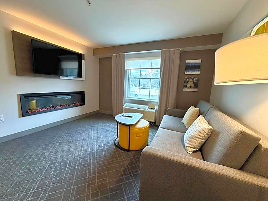 Comfort Inn & Suites Sturbridge-Brimfield