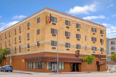 Super 8 by Wyndham Hollywood/LA Area