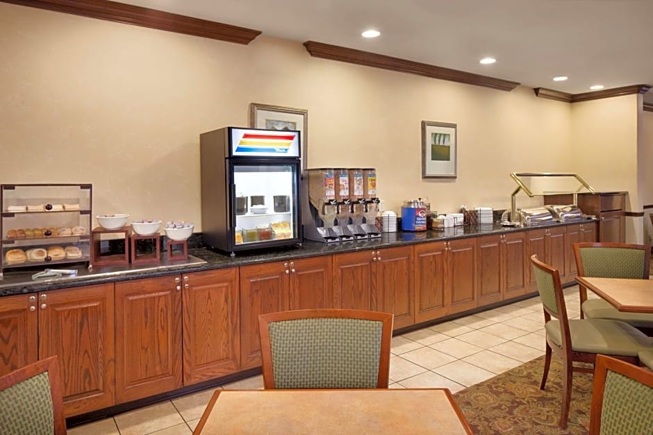 Country Inn & Suites by Radisson, Champaign North, IL