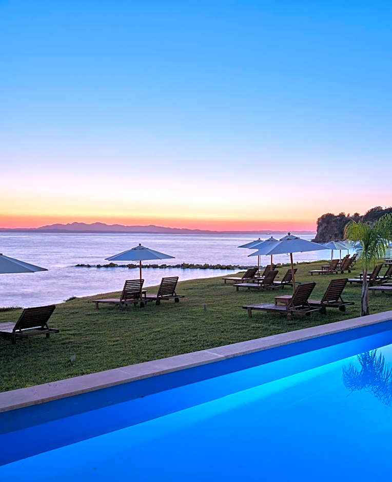 Cavo Orient Beach Hotel & Suites