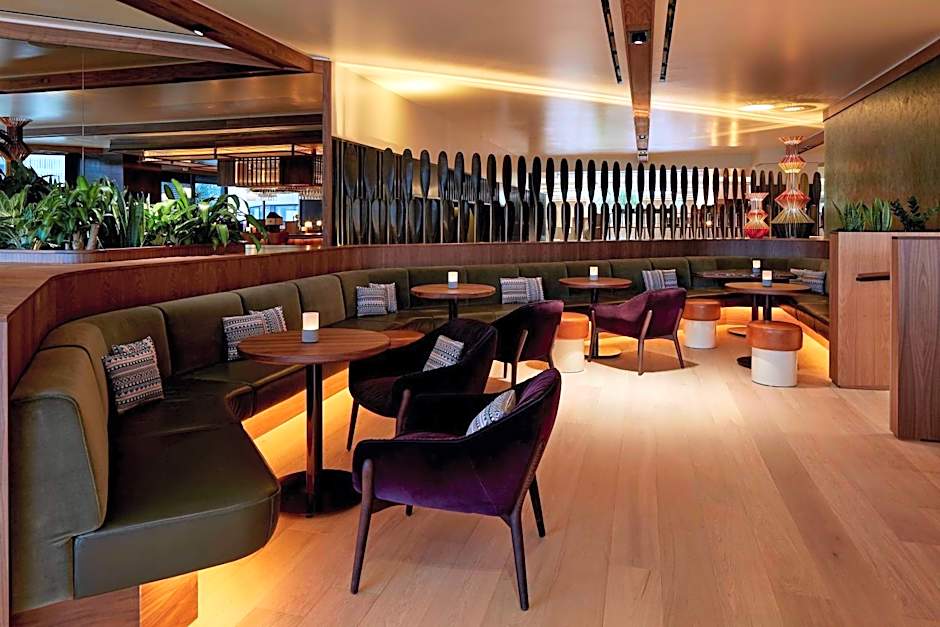 DoubleTree by Hilton Montreal