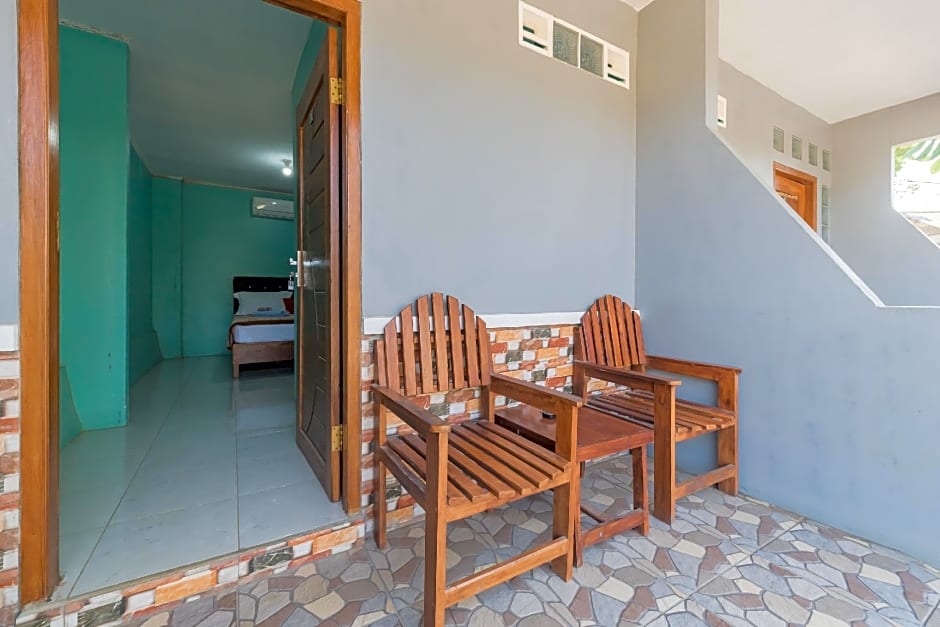 RedDoorz near Pantai Ujung Genteng