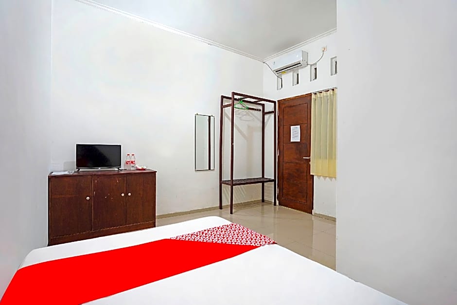 OYO Life 91670 Mannsur Homestay Syariah