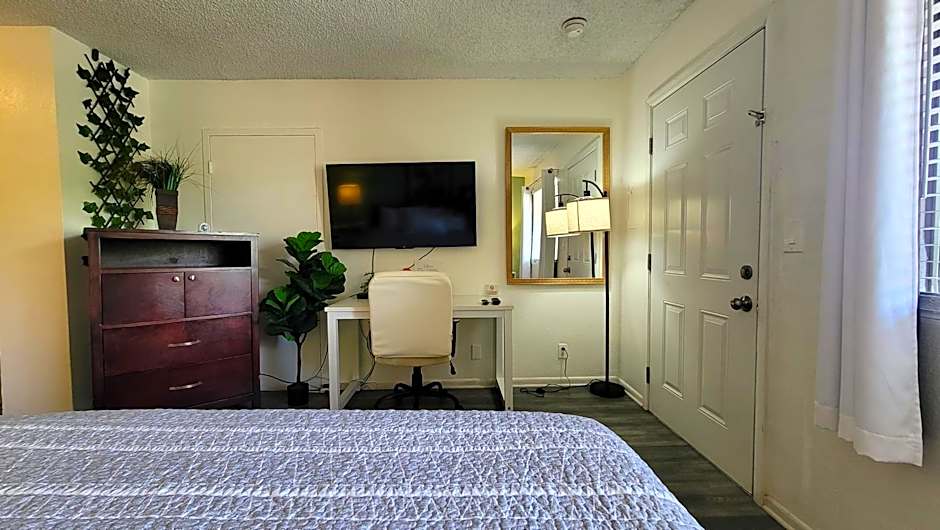 Sunny Palms Inn