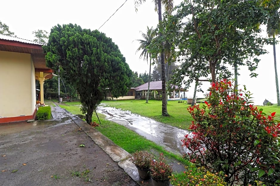 Tuk Tuk Timbul Bungalows by ZUZU