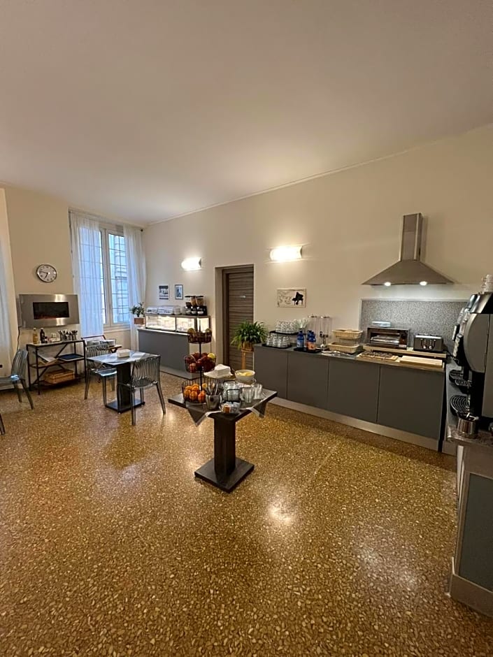 Hotel Cairoli
