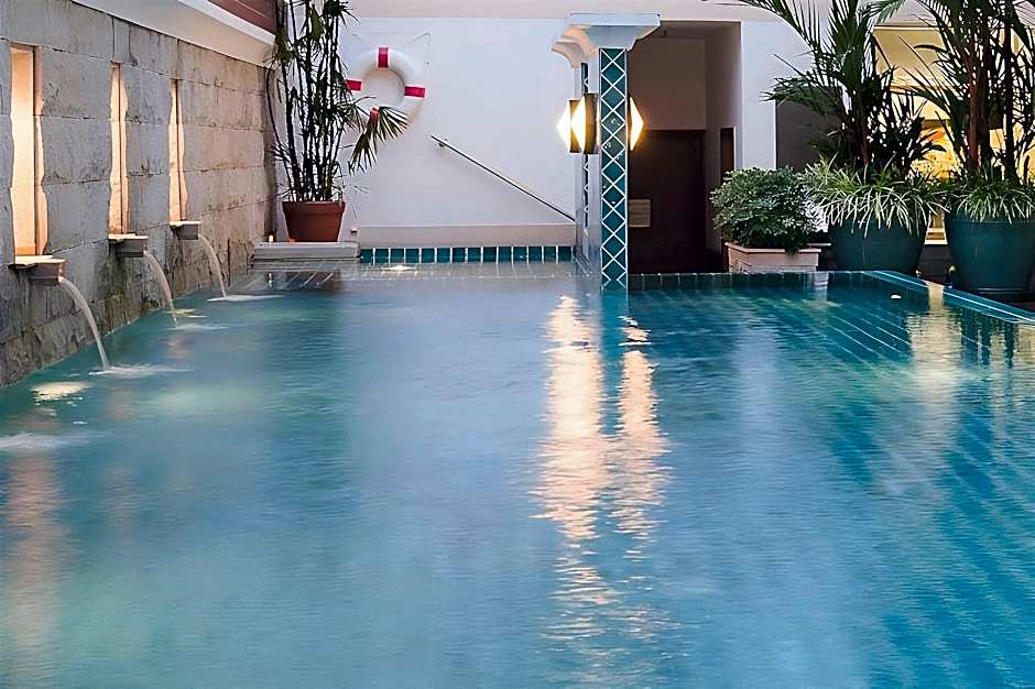 AT EASE saladaeng by AETAS