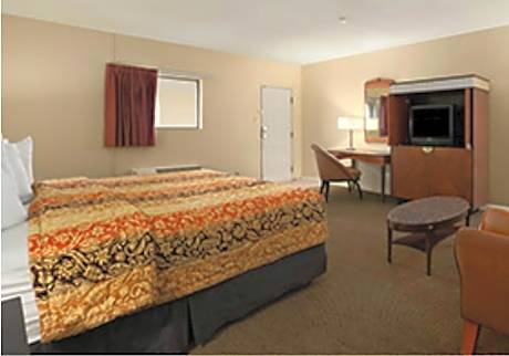 Queen Room - Smoking