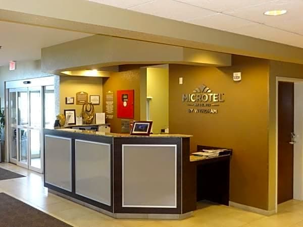 Microtel Inn & Suites By Wyndham Dickinson