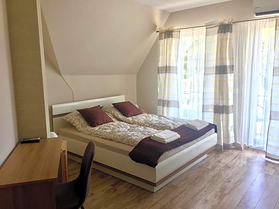 F57 - Frankó Családi Panzió