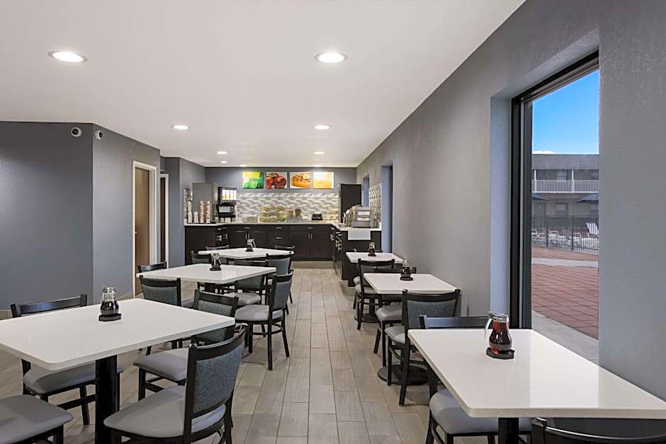 Quality Inn & Suites Big Rapids near University