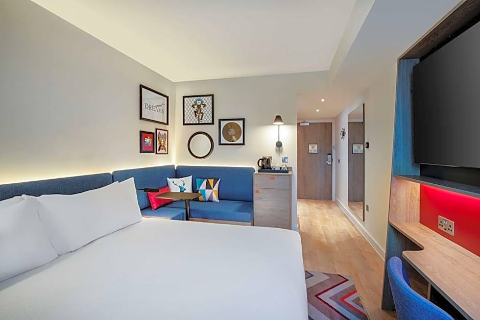 Hampton by Hilton Bath City