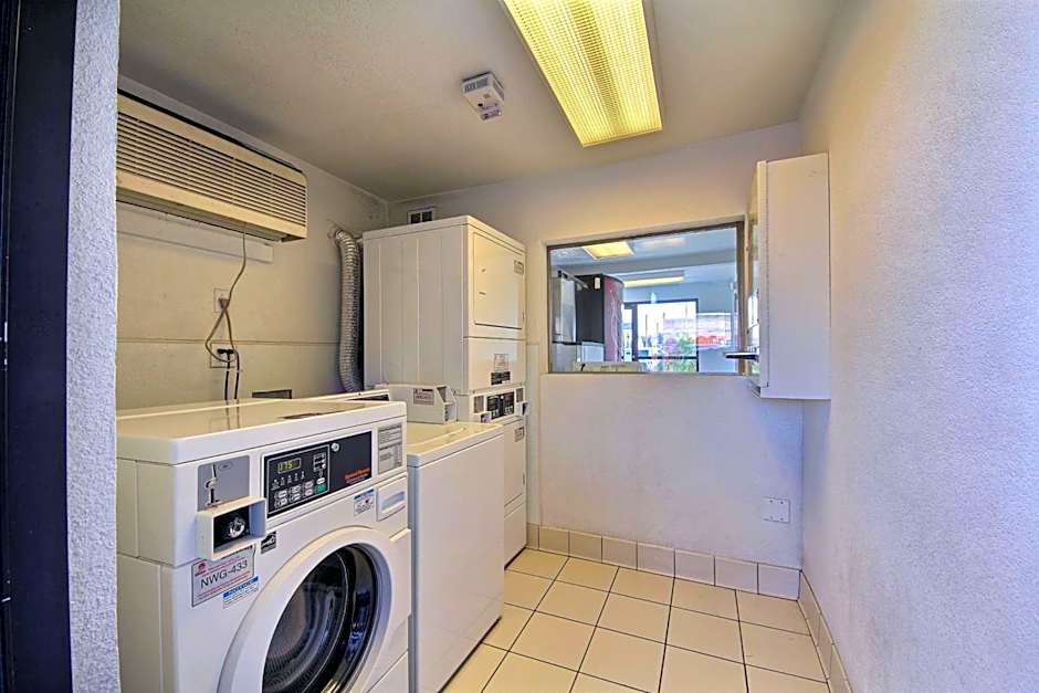 Motel 6 Laredo South