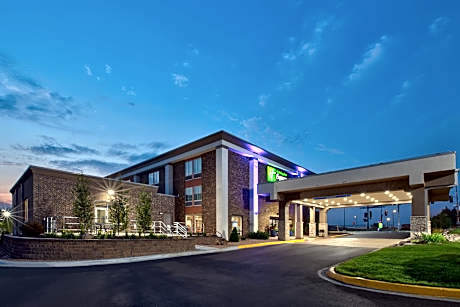 Holiday Inn Express & Suites Eden Prairie  Minneapolis By IHG