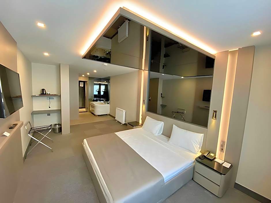 Triada Hotel Karakoy