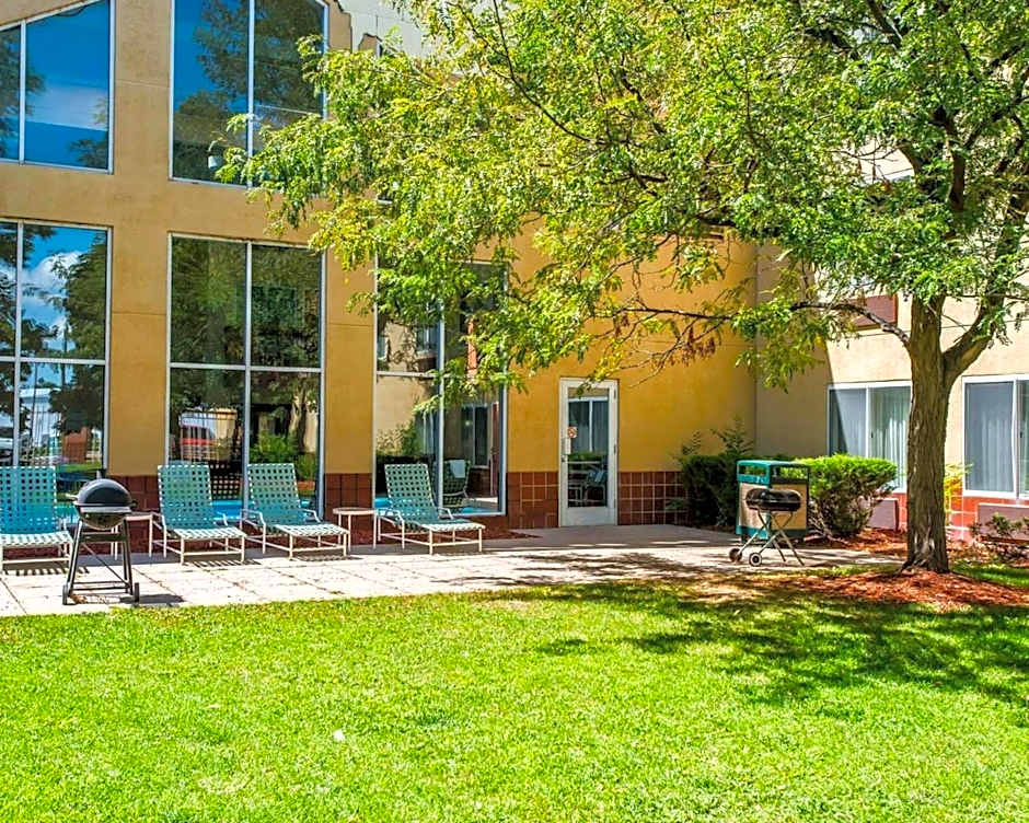 Quality Inn and Conference Center Greeley Downtown