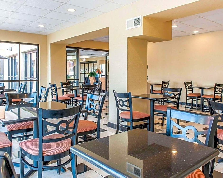 Quality Inn & Suites - Mattoon