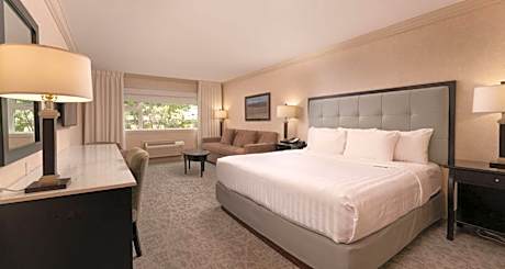 Prestige Lakeside Resort, WorldHotels Elite