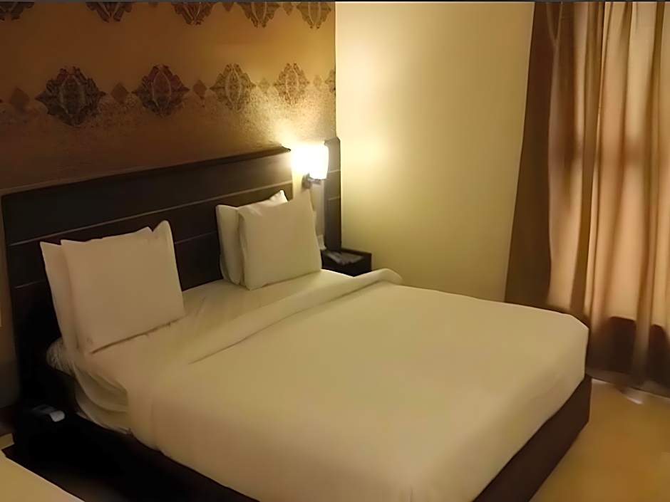 Hotel J C Castle