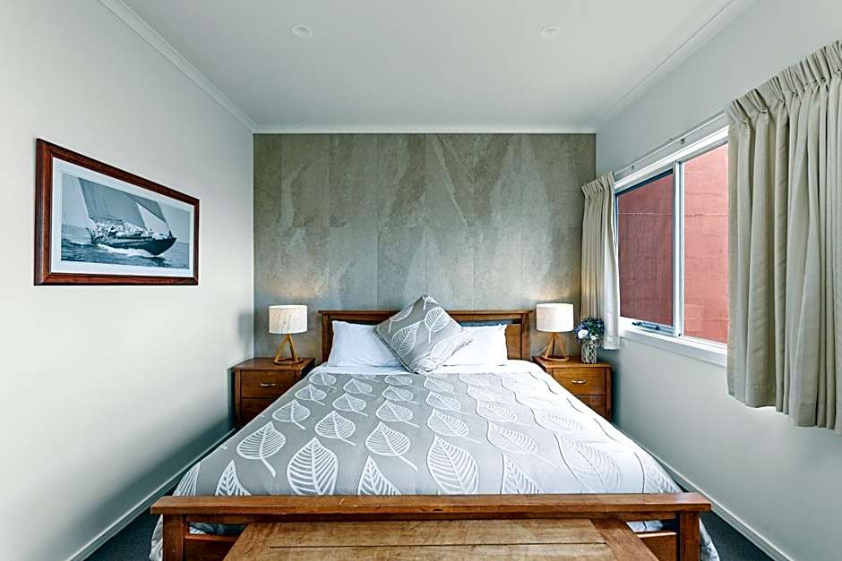 Captains at the Bay Bed & Breakfast