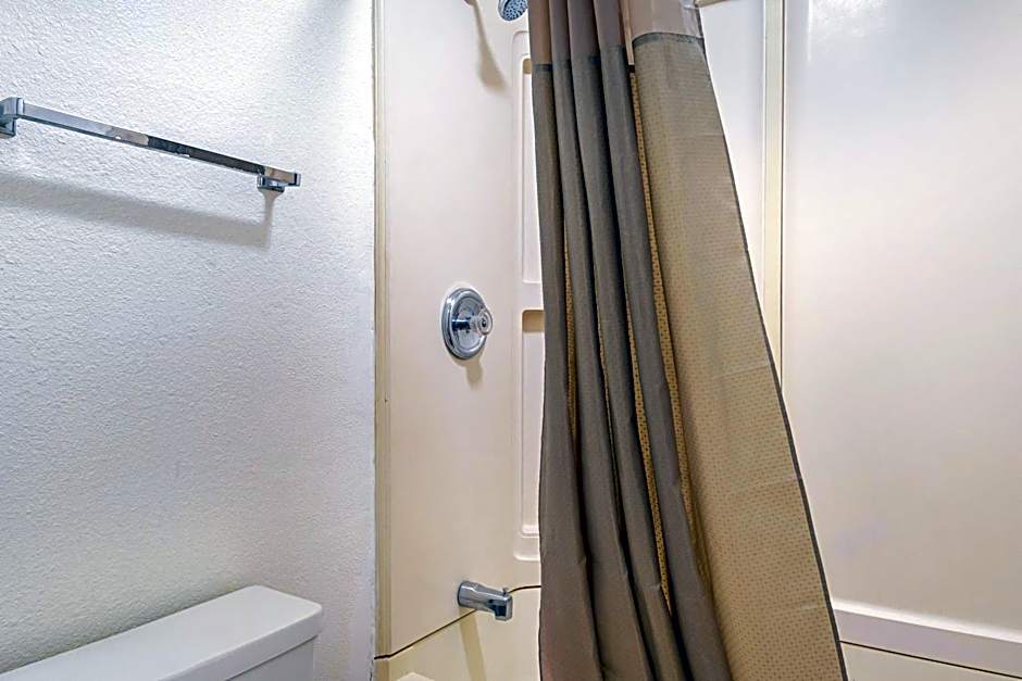 Motel 6-Knoxville, TN - North