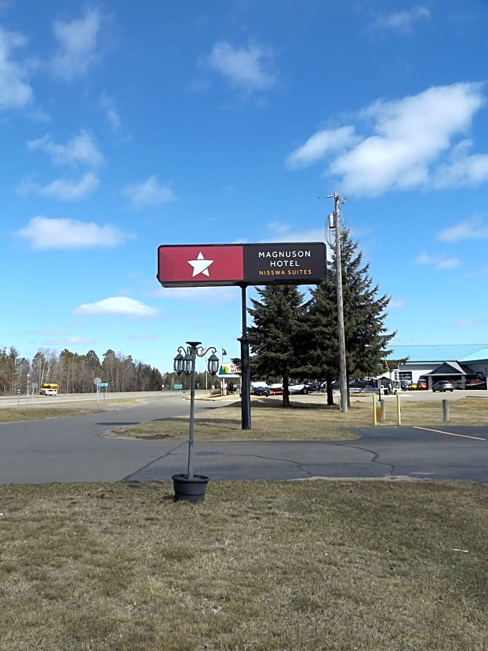 Nisswa Inn and Suites