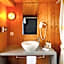 Hirschen Guesthouse - Village Hotel