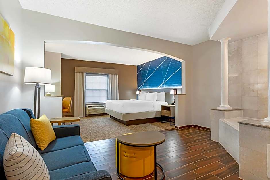 Comfort Suites East Brunswick - South River