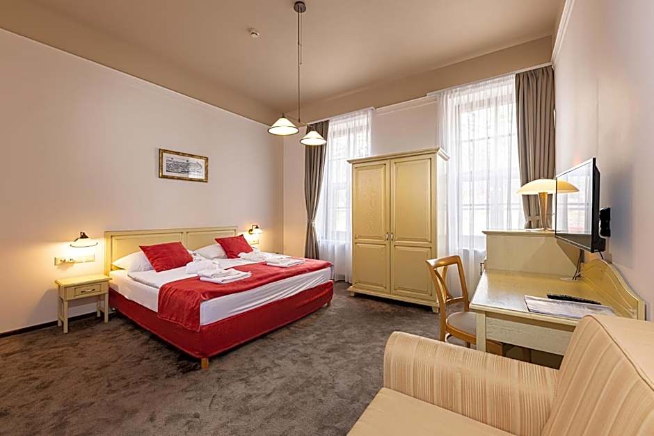 Bazilika alatt Panzió