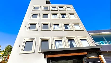 Goroomgo Global Inn Amritsar