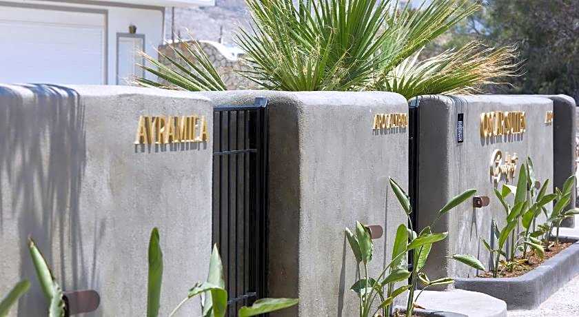 Oscar Beachfront Suites