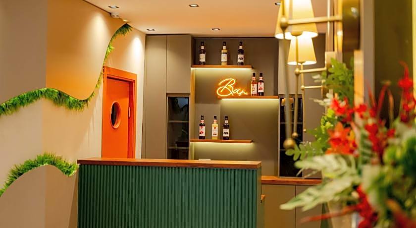 Fly Point Airport Hotel