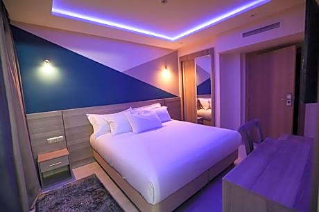 Double or Twin Room with Pool View