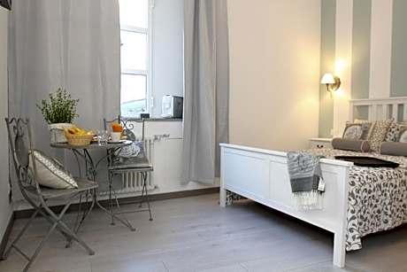 Deluxe Double Room with Shower