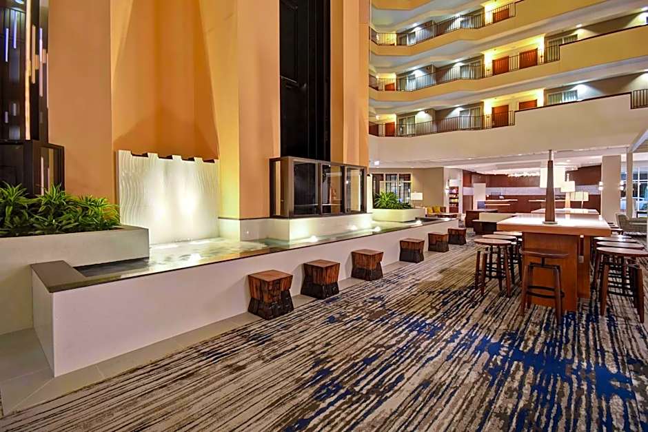 Embassy Suites By Hilton Charleston