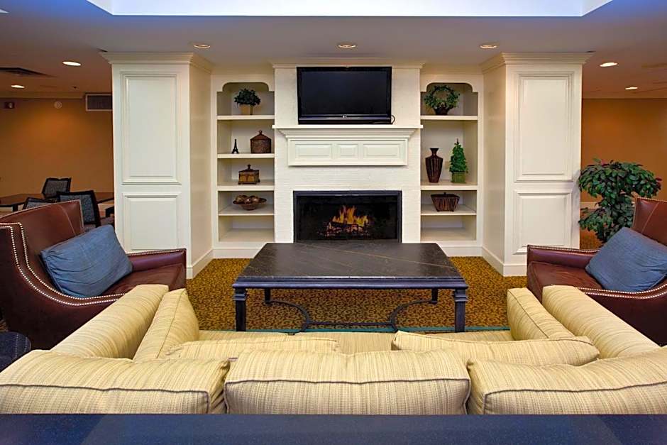 Holiday Inn Express Indianapolis Airport By IHG