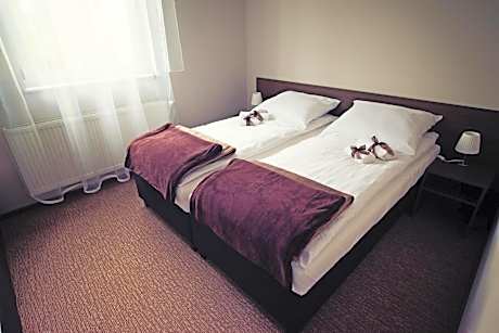 Studio Apartment (4 Adults)