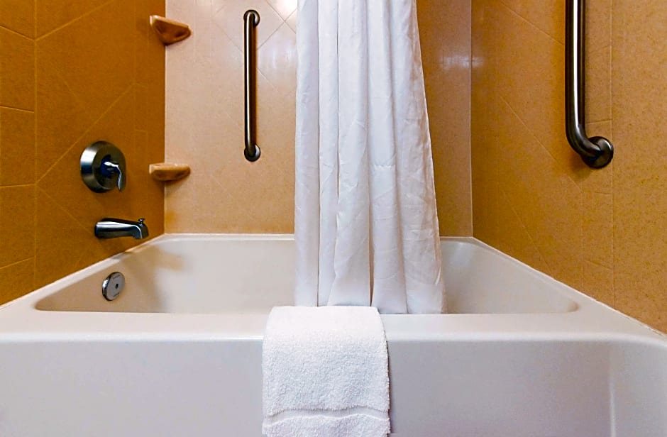 Photo 1 of 3 of 2 Queen Beds, Hearing/Mobility Accessible, Bathtub
