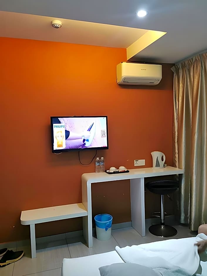 Dolphin Hotel