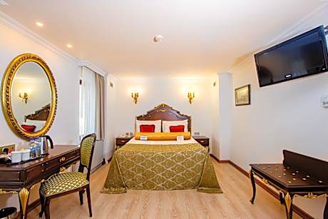 Queen Room with Balcony