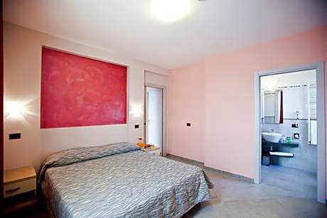 Two-Bedroom Apartment (5 Adults)