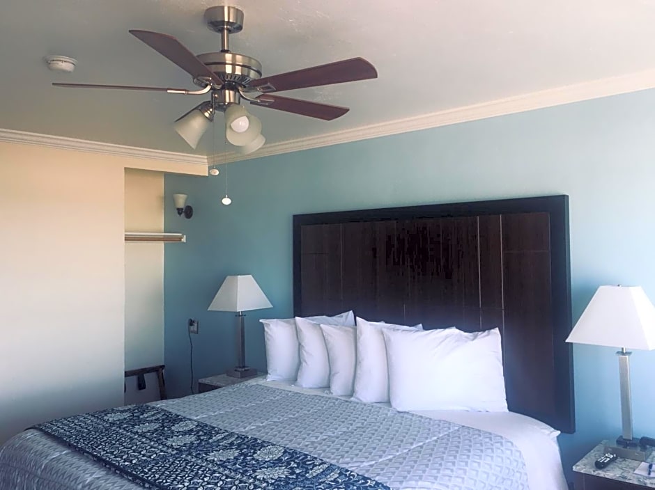 Dolphin Cove Motel